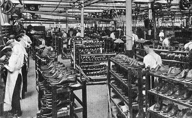 История Loake архивное фото с фабрики
